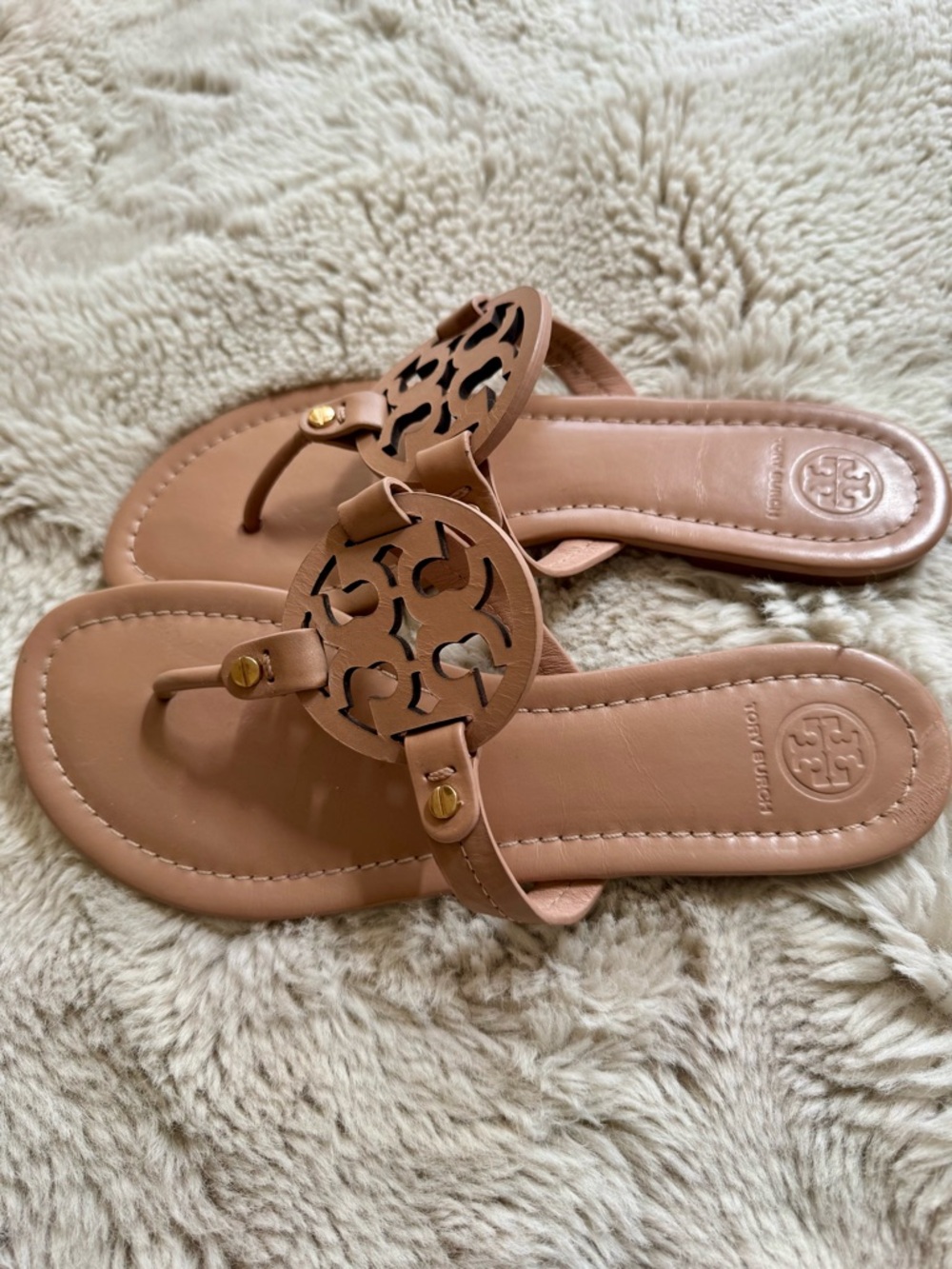 Tory Burch Leather Logo Thong Sandals in Light Brown - Picture 3 of 6